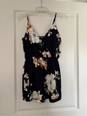 SHEIN Black Floral Sleeveless V-Neck Romper